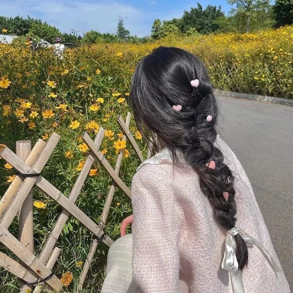 推动摇篮的手